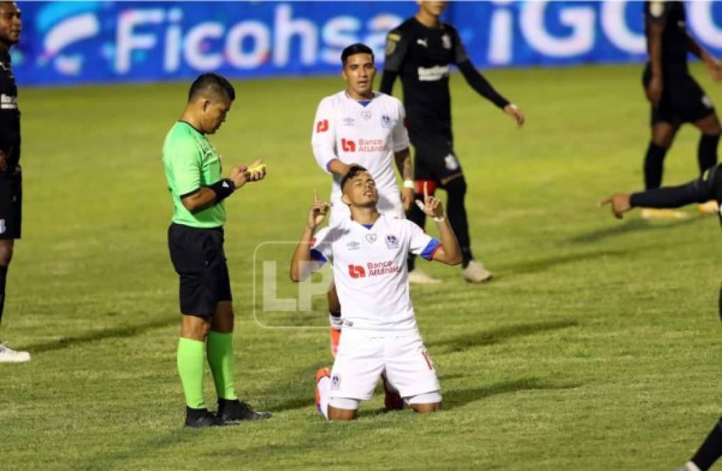 El festejo de Edwin Rodríguez tras su golazo ante Honduras Progreso.