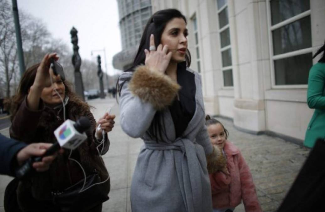 Emma Coronel llegó este martes a la corte de Brooklyn para el inicio el mediático juicio contra Joaquín 'El Chapo' Guzmán, bajo extraordinarias medidas de seguridad.