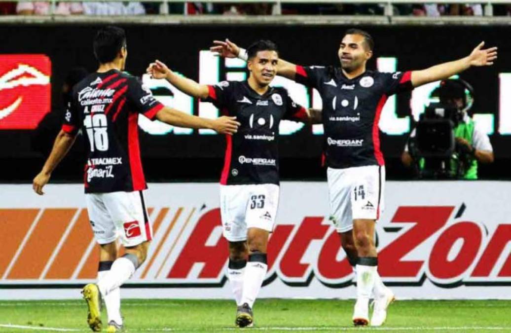 Michaell Chirinos llegó a su tercer gol en México en la presente campaña, el jugador hondureño juega por la bandas y debido a su buenas actuaciones inclusive se rumora es pretendido por varios clubes. Te presentamos lo que dice la prensa de México tras el gol del catracho.