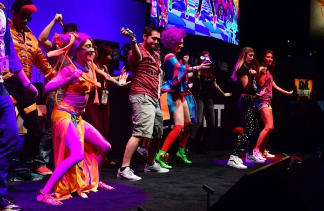 Los juegos interactivos de baile gozan de mucha popularidad. En la foto, una demostración de lo que será 'Just Dance 2019'.