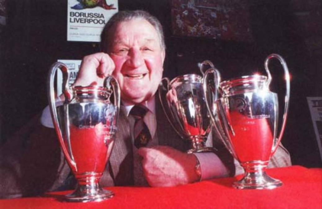 10. BOB PAISLEY - 20 títulos<br/><br/>El técnico inglés ganó sus 20 títulos en el Liverpool. Llegó como jugador en 1939 y del que se fue como director técnico en 1983. Paisley ganó con el Liverpool 6 Ligas de Inglaterra, 3 Copas de la Liga, 6 Community Shield, 3 Copas de Europa, 1 Copa UEFA, 1 Supercopa de Europa.