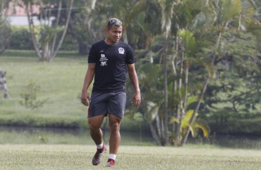 Germán 'Patón' Mejía: Debido a la lesión de Jorge Álvarez, el futbolista estaría en el centro del campo y no como lateral por la banda derecha, como ha sido en lo que va del torneo.