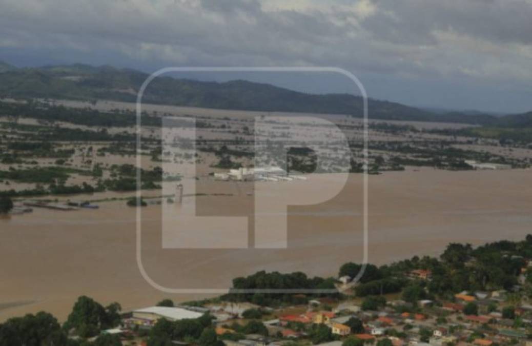 Tras el paso de Eta se hbaían habilitado 1,500 metros de pista para recibir ayudas dirigidas a damnificados.