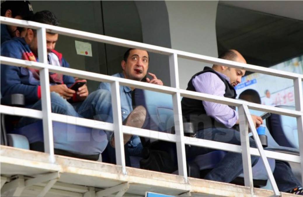 El presidente honorario del Motagua, Pedro Atala, estuvo en el palco viendo el partido.