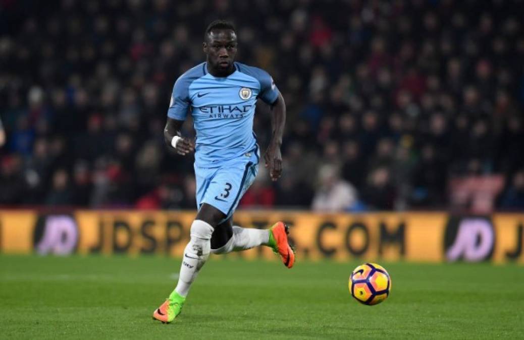 Bacary Sagna, el lateral derecho no es del agrado de Pep .