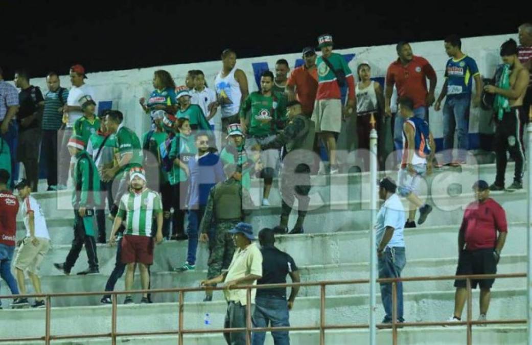 Lamentablemente las barras siguen haciendo de las suyas en los estadios de Honduras.
