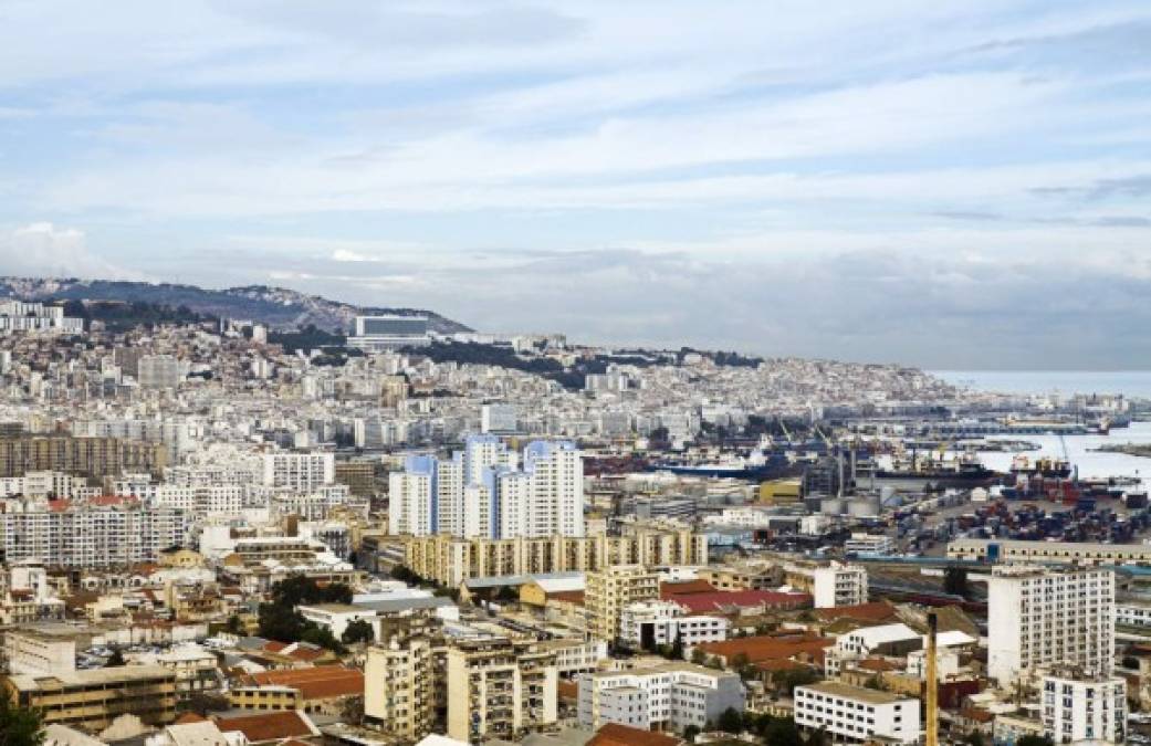 El puesto # 9 fue otorgado a Argel, capital de Argelia, tiene más de 3,5 millones de habitantes.