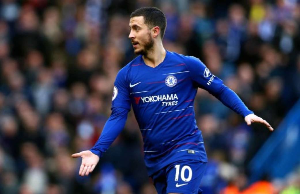 Para el ataque, The Sun sitúa al belga Eden Hazard del Chelsea, valorado en 150 millones de euros, por la banda izquierda. Es uno de los deseos de Zidane.