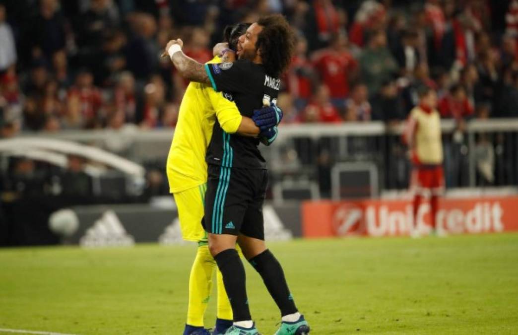 Marcelo terminó festejando con Navas tras el gol que significó la victoria de Asensio.