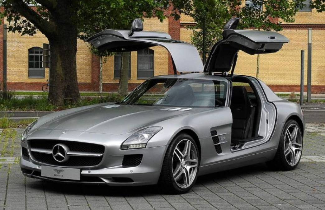 El Mercedes SLS AMG es uno de los vehículos de lujo con los que cuenta con Gareth Bale en su garaje.