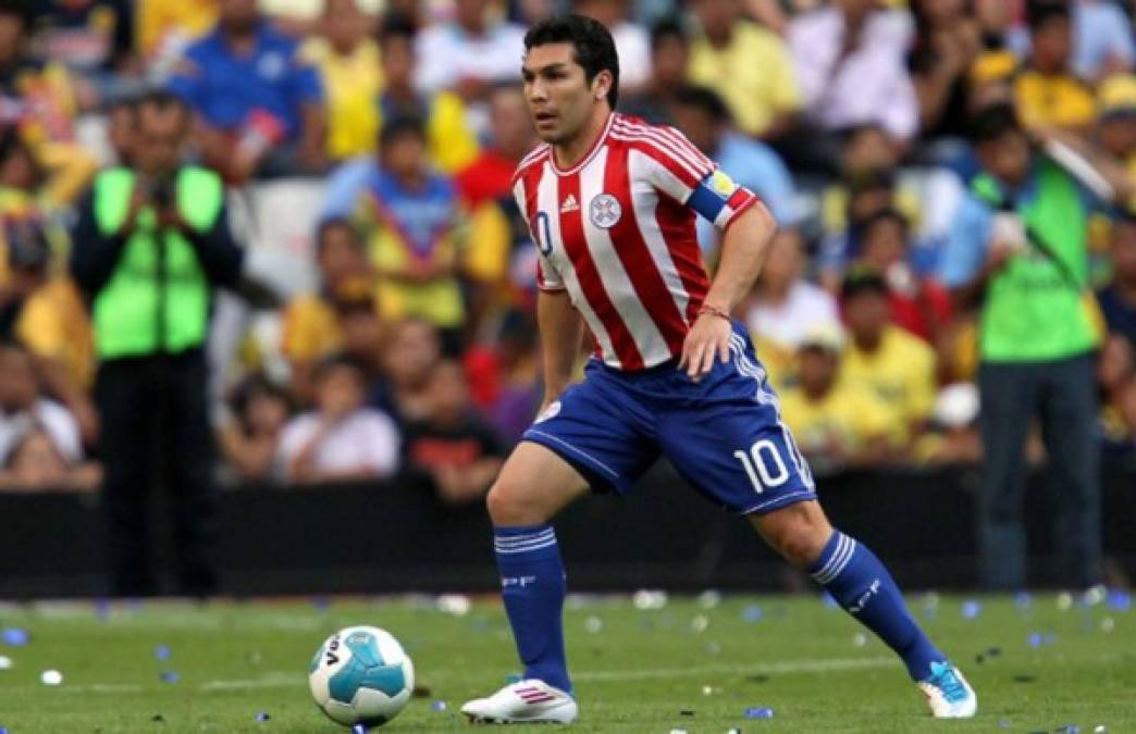 Durante su carrera futbolística, Cabañas se destacó con la camiseta del América de México, club con el que marcó 98 goles en 160 partidos disputados. Igualmente, sobresalió con la Selección Paraguaya de Fútbol, marcando 10 anotaciones en 44 encuentros jugados.