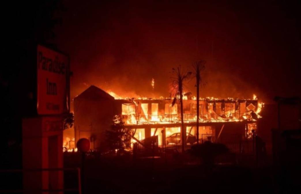 Otro foco de incendio se desarrolló al sur de California, a pocos kilómetros de Thousand Oaks, donde un exsoldado abrió fuego en un bar el miércoles a la noche dejando 12 muertos antes de suicidarse.