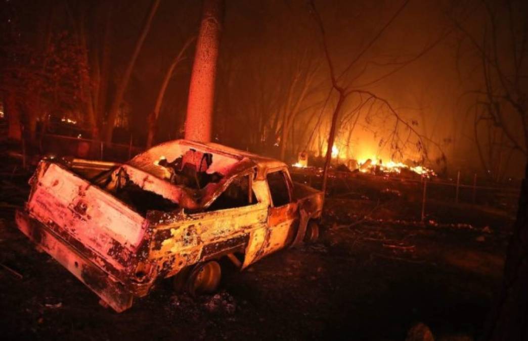 'El siniestro es muy peligroso, por favor evacuen si se le solicita', tuiteó la agencia de gestión de siniestros californiana, Cal Fire.