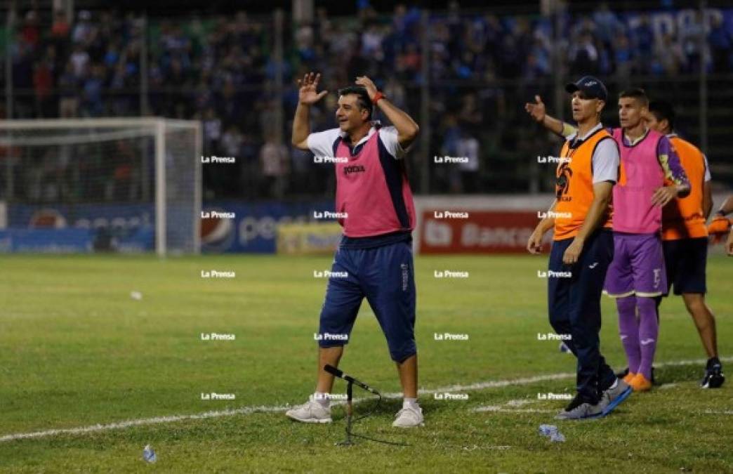 Diego Vázquez también reaccionó tras el posible gol fantasma.