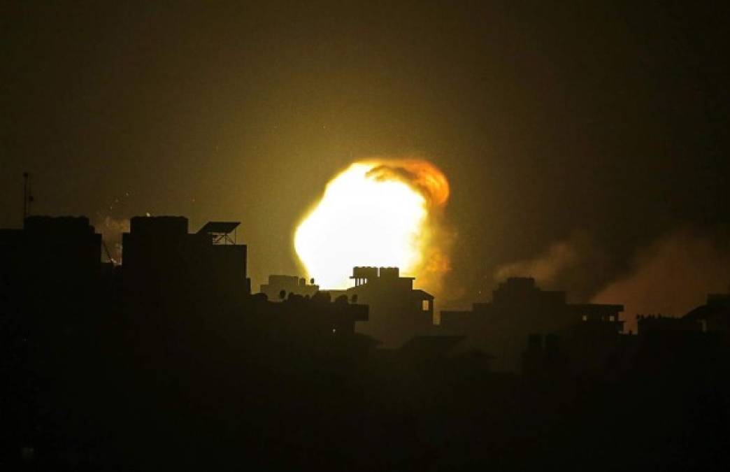 El ministro de Defensa israelí, Beny Gantz, se reunió con su Gabinete de Seguridad, que autorizó 'una serie de ataques ofensivos que golpearán duramente a Hamás y otras organizaciones terroristas', según anunció.