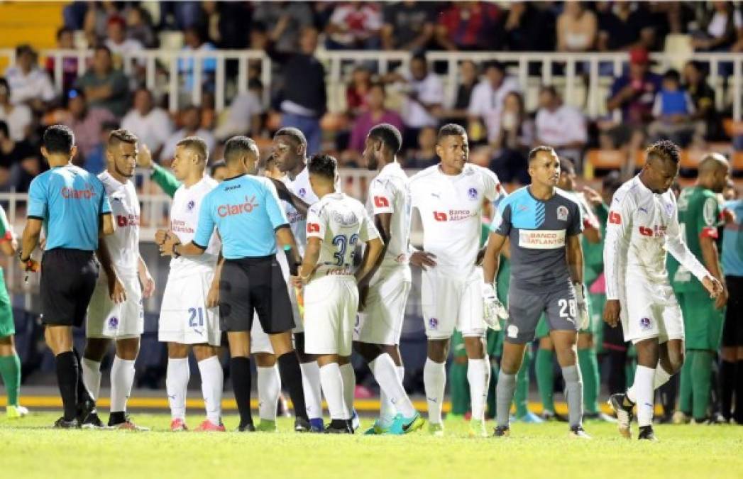 Kevin Álvarez fue expulsado en el minuto 79, cuando el partido estaba 0-0.