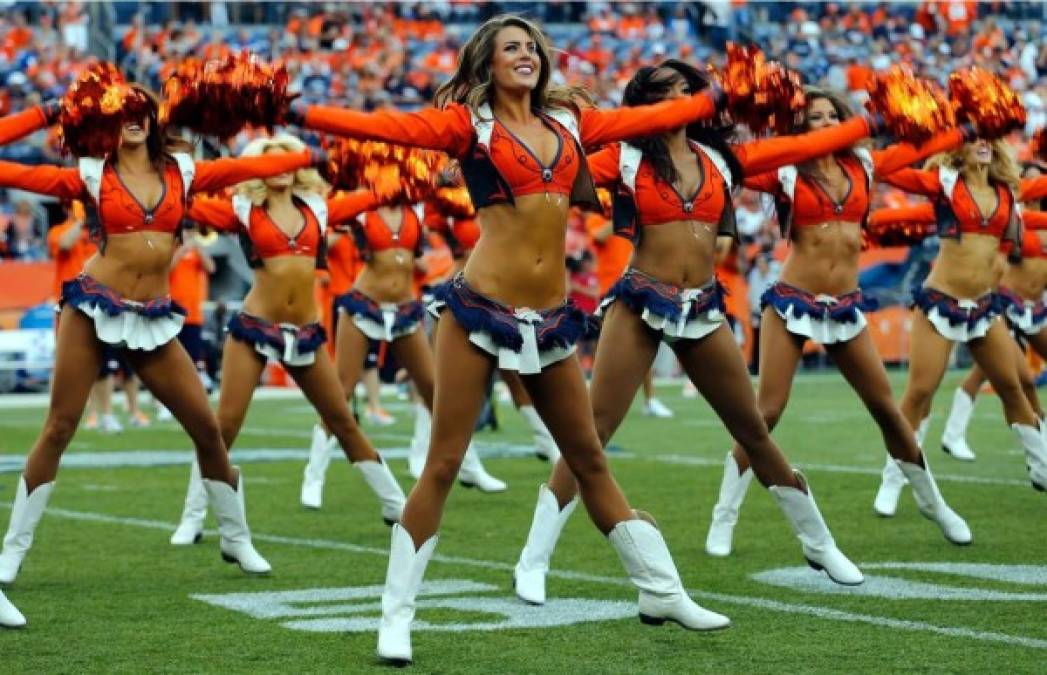 El grupo de 'cheerleaders' de los Broncos está conformado por 26 bellezas donde la mayoría son trigueñas pues apenas nueve son rubias. Todas tienen esa pinta de porrista clásica: figura delgada, vientre plano y músculos tonificados.