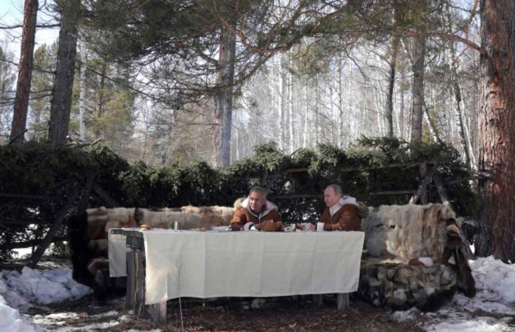 El portavoz de la presidencia rusa, Dmitri Peskov, confirmó que Putin y Shoigú recorrieron la taiga siberiana, una zona conocida para el ministro de defensa.