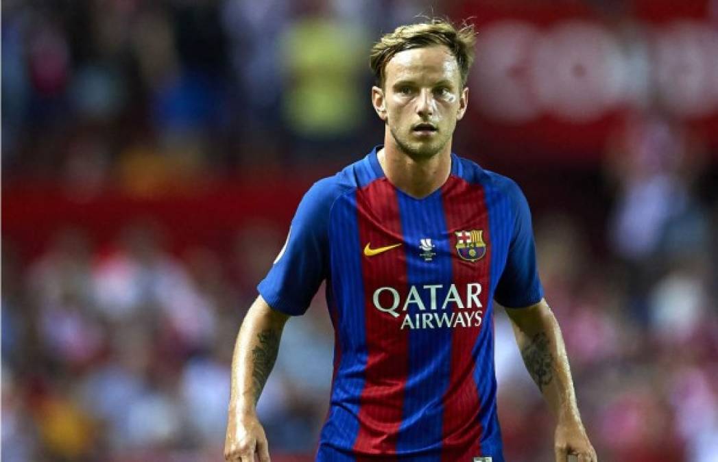 Ivan Rakitic. El croata, que no ha disputado su mejor campaña, está a punto de firmar la renovación de su contrato hasta 2021 con el Barcelona. Luis Enrique ha contado poco con él esta temporada después de dos años en los que era titular indiscutible. La pregunta que se hace el croata es qué rol tendrá el próximo año. El entrenador deberá decidir si cuenta con él como titular indiscutible o entrará más de la cuenta, como en este ejercicio, en las rotaciones.