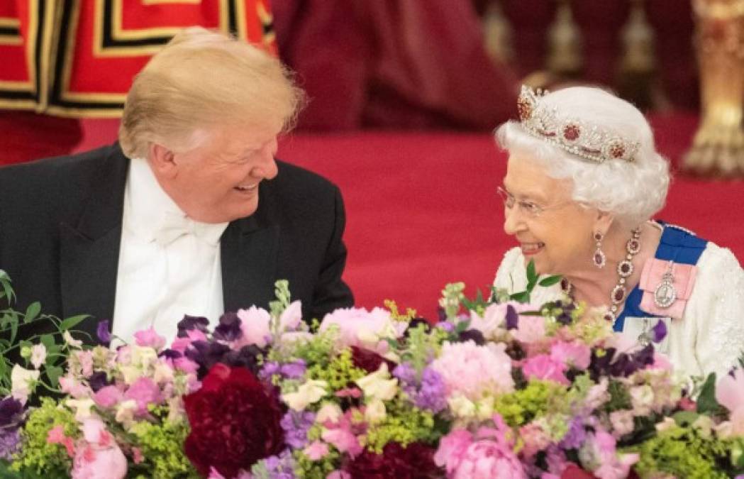 El magnate y la soberana mostraron una gran simpatía en la primera visita de Estado de Trump a Reino Unido, tras un intento frustrado en julio pasado que acabó transformándose en una simple visita de trabajo debido a las masivas protestas de los londinenses.