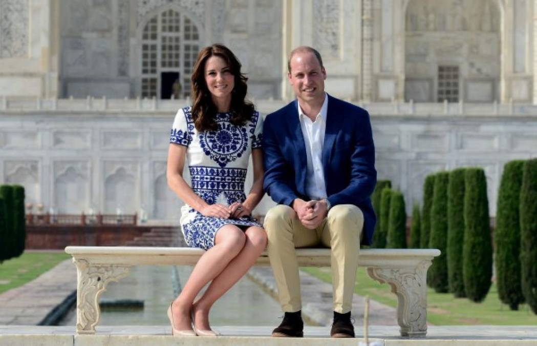 Los duques también recrearon una icónica imagen de la princesa Diana en una banca frente al Taj Mahal.