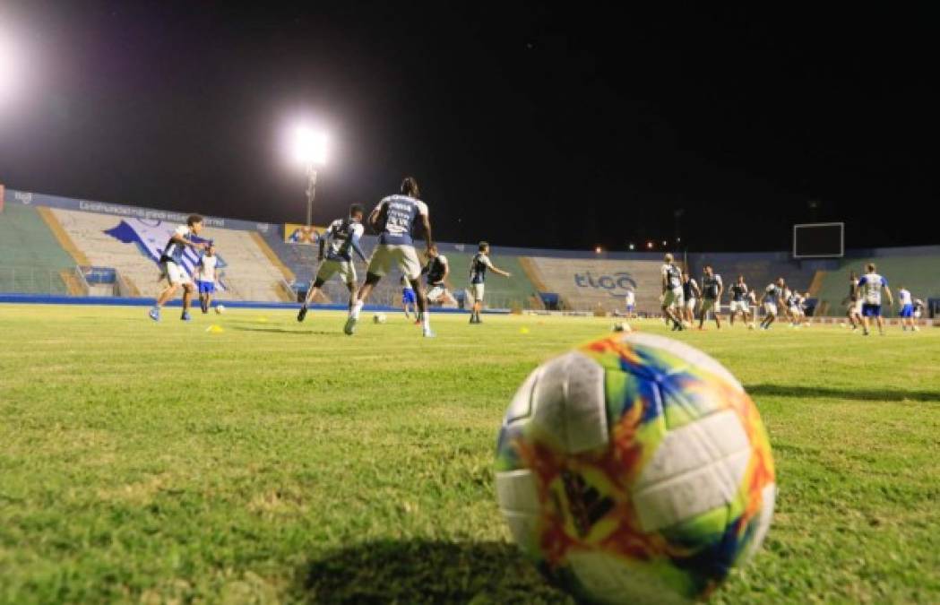 El combinado catracho está realizando sus entrenamientos en el estadio Nacional de Tegucigalpa, ya que será la sede del amistoso que sostendrá este jueves 5 de septiembre frente a Puerto Rico.