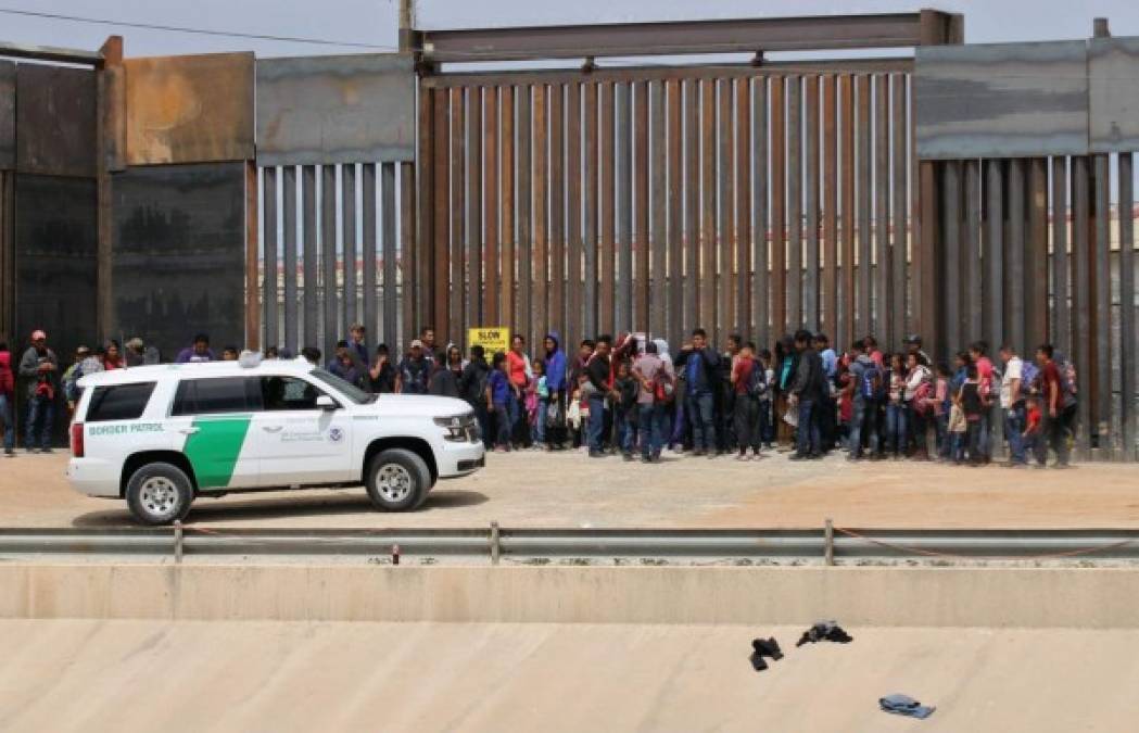 Según datos de la Patrulla Fronteriza, entre octubre y abril fueron detenidos 98,052 migrantes en el sector El Paso, en medio de una escalada en el arribo de migrantes indocumentados a través de territorio mexicano.
