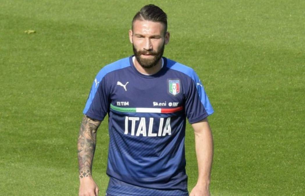 El defensa central Lorenzo Tonelli deja Napoli para marcharse cedido una temporada a la Sampdoria. Con los de Carlo Ancelotti tenía muy complicado disponer de muchos minutos de juego.