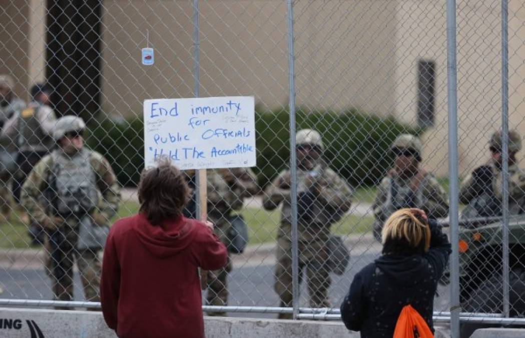 Si el jurado no logra llegar a un acuerdo, el juez Peter Cahill tendrá que declarar el juicio 'nulo y sin valor'. Esa perspectiva está causando gran aprensión en Minneapolis, escenario de manifestaciones y protestas después de la muerte de George Floyd el 25 de mayo de 2020.