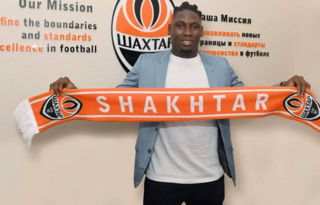 El Shakhtar Donetsk ha fichado al delantero burkinés Lassina Traoré por 8.000.000 €. Firma hasta junio de 2026 y llega procedente del Ajax. Foto Twitter Shakhtar Donetsk.