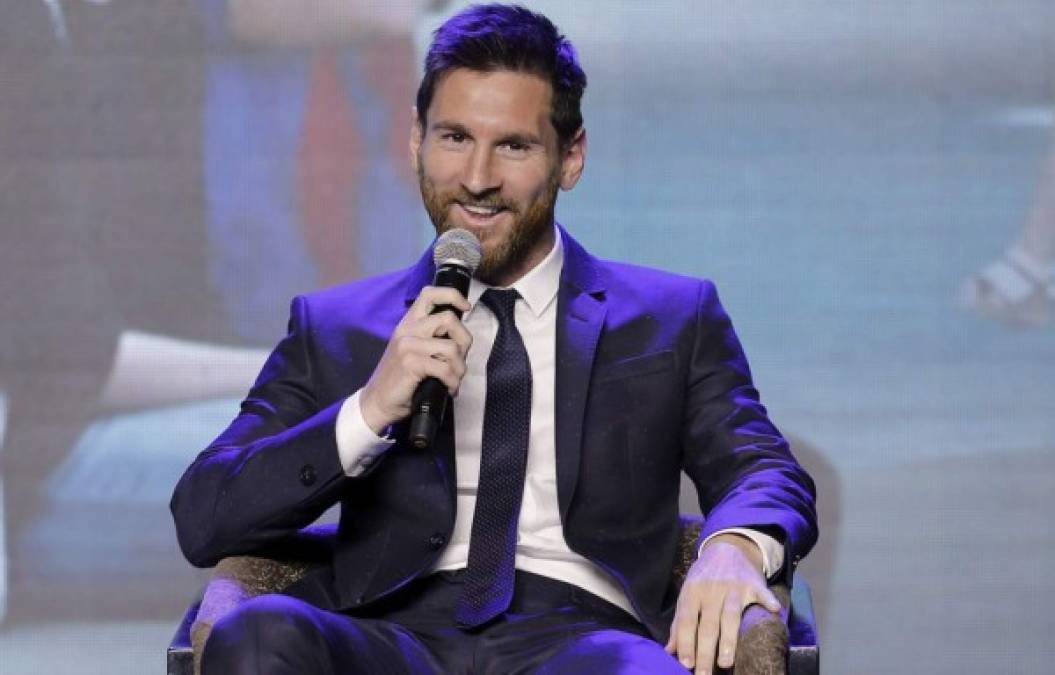 El delantero argentino Lionel Messi ha sorprendido al hablar sobre la posibilidad de jugar en China. 'Yo creo que nunca hay que decir que no en el fútbol. El fútbol da muchas vueltas y puede pasar de todo', dijo el ariete dejando una puerta abierta para irse del Barcelona y jugar en el balompié chino.