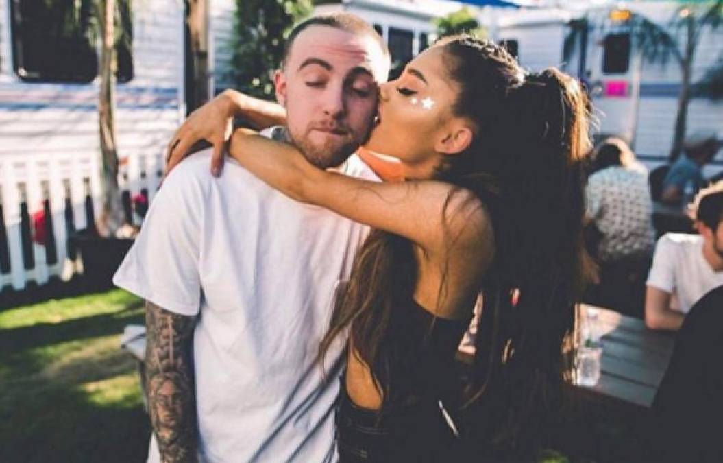 La noticia de su ruptura tomó por sorpresa a sus seguidores, pero fue la misma Ariana quien confirmó que terminó su romance debido a la adicción del joven por las drogas.<br/><br/>