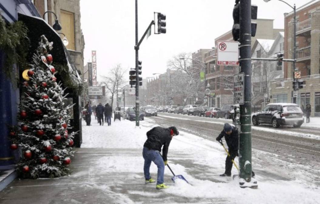 Una ola de frío sin precedentes tanto por su alcance como por su duración afecta el norte de Estados Unidos y Canadá, con temperaturas inusualmente bajas en ambos países.