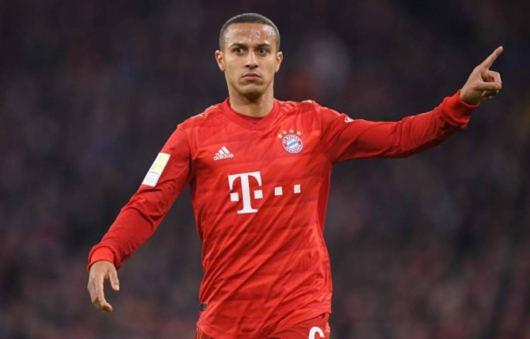 El Liverpool tiene prácticamente atado el fichaje bomba para su equipo, el de Thiago Alcántara. El club de Anfield ha avanzado las negociaciones con el Bayern Munich para hacerse con el futbolista español de 29 años, y el acuerdo podría hacerse oficial en los próximos días, pagando el conjunto de que dirige el técnico alemán Jürgen Klopp cerca de 40 millones de euros por su traspaso.<br/><br/>El presidente del Bayern, Karl-Heinz Rummenigge ha explicado a Bild que el Bayern intentó negociar con Thiago pero que el futbolista español, que acaba contrato en 2021, quiere probar algo nuevo en el final de su carrera.