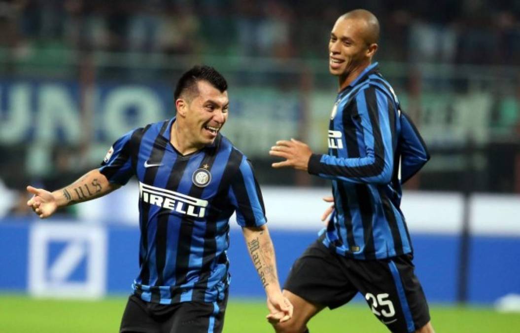 Los futbolistas del Inter de Milan, João Miranda y Gary Medel, se encuentran en el listado de futuras renovaciones. Según ‘La Gazzetta dello Sport’, su buena actuación con el conjunto milanés esta temporada ha provocado que la directiva haga un paso adelante para llegar a un posible acuerdo de renovación antes de terminar la presente temporada.