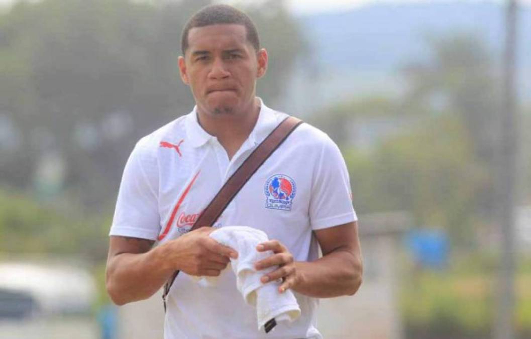Carlos Will Mejía: El delantero podría ser dado de baja en el Olimpia luego de que se le venció su contrato y por ahora no logra un acuerdo con la directiva del club olimpista.