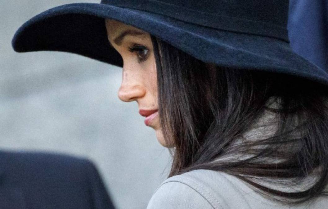 Meghan Markle<br/>La novia, 36 años<br/>Criada en Hollywood, Markle se licenció en Teatro y en Relaciones Internacionales en la universidad estadounidense de Northwestern, cerca de Chicago. Se hizo un nombre como actriz encarnando a la abogada Rachel Zane en la serie de televisión estadounidense 'Suits', entre 2011 y 2017. También se dedicó a causas a favor de las mujeres. Estuvo casada dos años, hasta 2013, con el productor de cine Trevor Engelson.