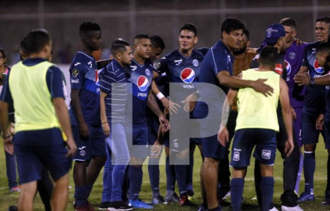 La tristeza de los jugadores del Motagua al no poder forzar una finalísima.