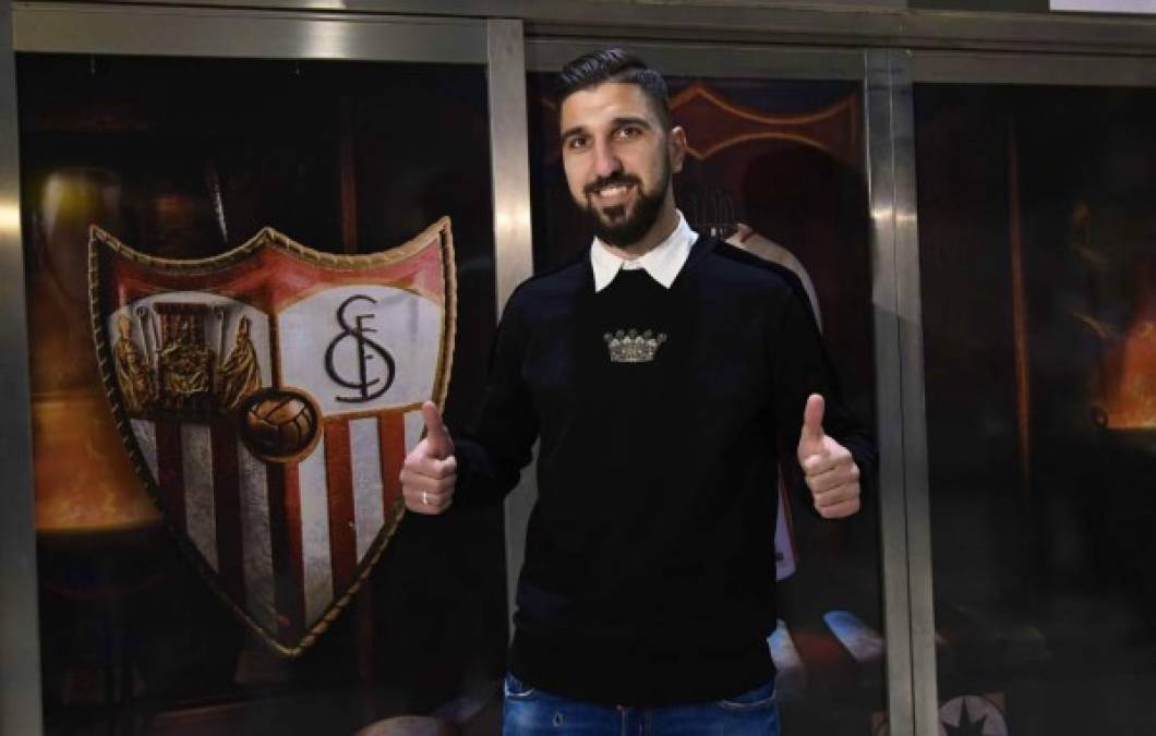 El delantero israelí Munas Dabbur aterrizó en Sevilla este jueves para cerrar su fichaje por el club sevillano para la próxima temporada. Dabbur, de 26 años y que milita en el Red Bull de Salzburgo, con el que es pichichi de la Europa League en estos momentos. Si pasa reconocimiento médico y se cierran los flecos con su club actual, el Sevilla pagará unos 15 millones de euros por él. La Bundesliga austriaca está de parón invernal desde mediados de diciembre hasta finales de febrero.