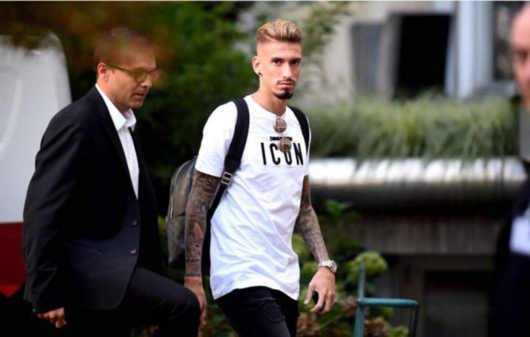 Samu Castillejo está en Milán para pasar reconocimiento médico. El fichaje del extremo del Villarreal por el club rossonero será oficial en las próximas horas. Como parte de la operación, Carlos Bacca volverá al Submarino amarillo.