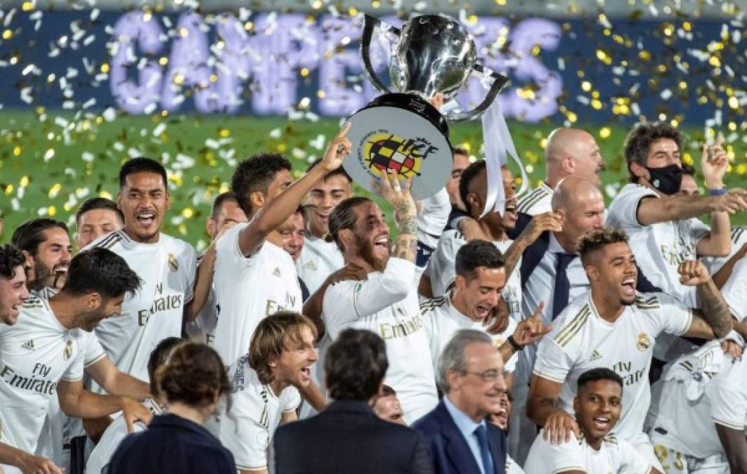 Tras la obtención del título de Liga, en el Real Madrid ya buscan la salida de varios jugadores por lo que esperan sacar una buena cantidad de euros. Hoy el diario AS reveló la lista de los futbolistas que estarían siendo vendidos.