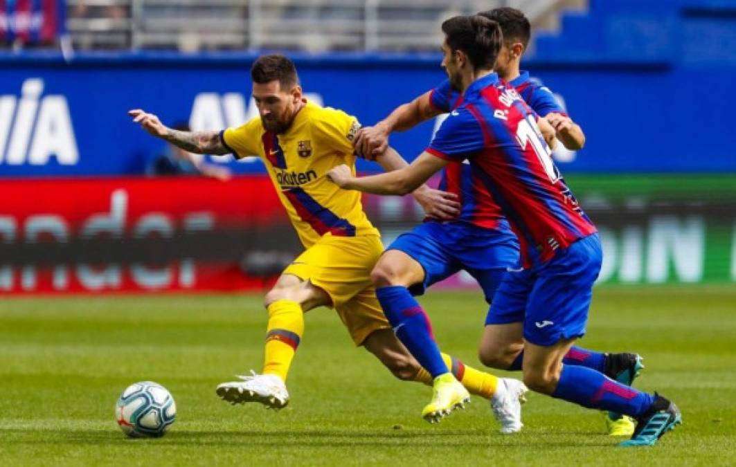 Lionel Messi fue un dolor de cabeza para la defensa del Eibar y anotó lo que era el 2-0 del Barcelona al minuto 58.