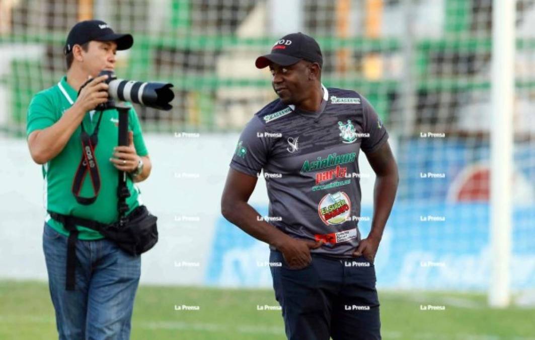 Edgard Álvarez, tras su partido de despedida, ya funge como director deportivo del Platense. Foto Neptalí Romero