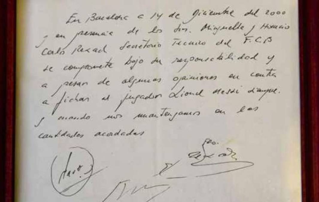 El primer “contratol” de Messi con el Barcelona se rubricó en una servilleta de papel cuando tenía 13 años.