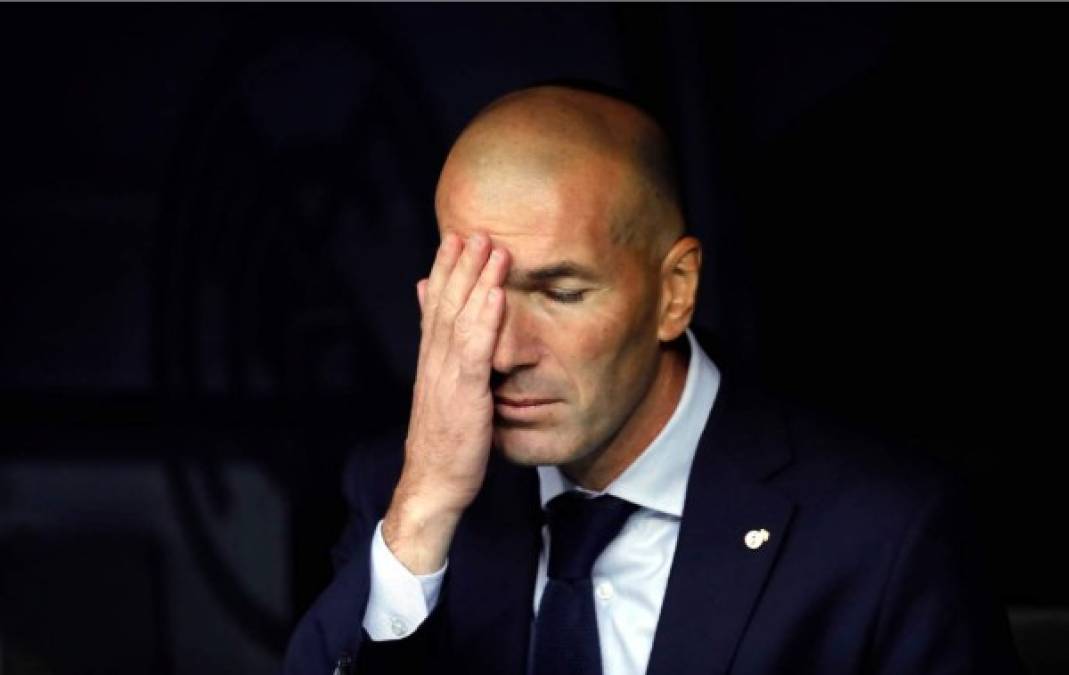 Zidane no se podía creer lo que estaba pasando en el Bernabéu.