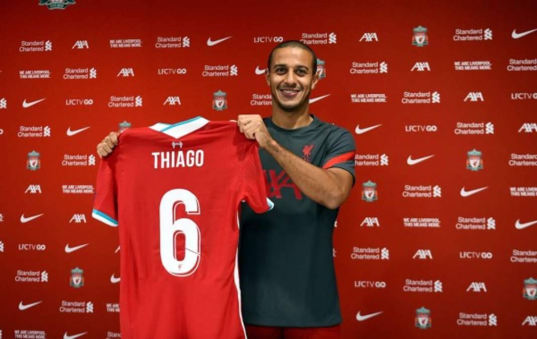 Thiago Alcántara fue anunciado como nuevo jugador del Liverpool. El acuerdo con el Bayern se cerró en 30 millones de euros. El hispano-brasileño llevará el '6' en su espalda. Es el segundo fichaje de los reds tras la llegada del griego Kostas Tsimikas el pasado mes de agosto.<br/><br/>El jugador se ha mostrado contento después de firmar con su nuevo equipo: 'Es una sensación increíble. Estuve esperando este momento durante mucho tiempo y estoy muy, muy feliz de estar aquí'.