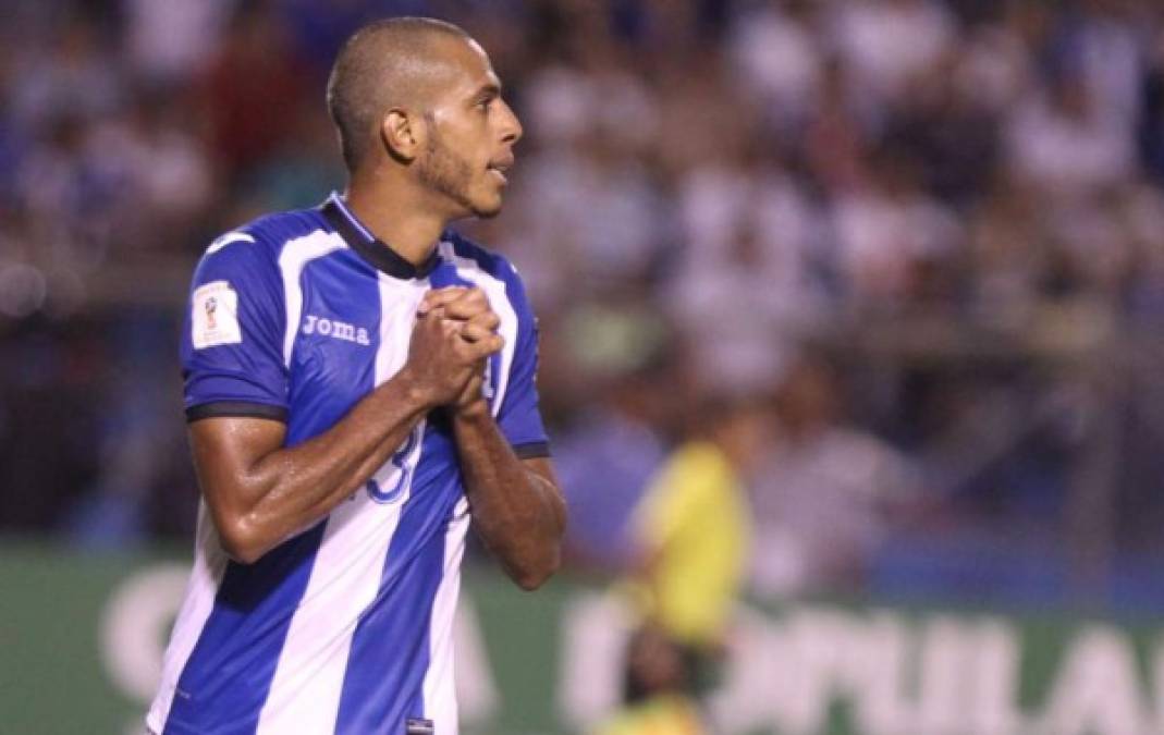 Eddie Hernández: El delantero hasta estas alturas no ha sido confirmado como nuevo jugador del Real España luego de que en el Motagua fue dado de baja. No se descarta que pueda convertirse en nuevo legionario.