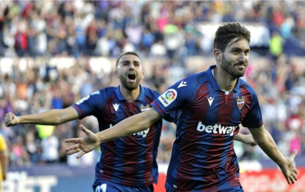 José Ángel Gómez Campaña celebra el gol del empate 1-1 ante el Barcelona.