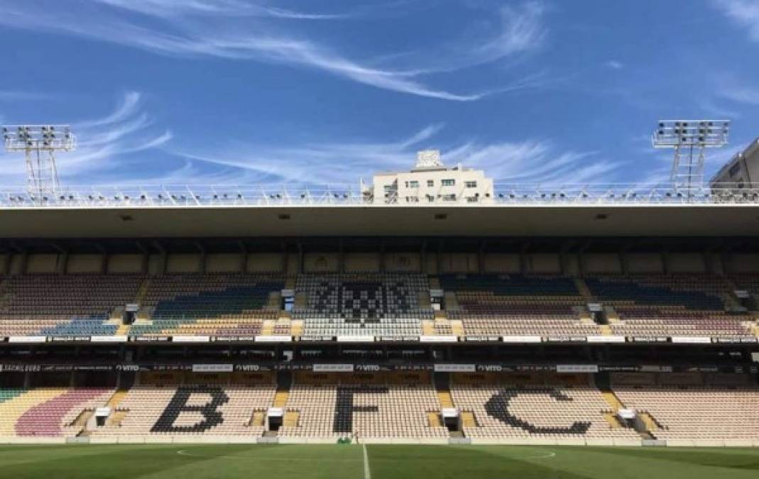 El equipo italiano Cagliari intentó llevarse al Toro de último minuto, inclusive pagaba más por el jugador, sin embargo el jugador catracho se decidió por el Boavista ya que tendría más participación.