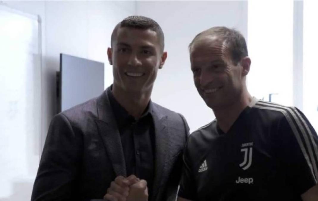 Cristiano Ronaldo también ya saludó a Massimiliano Allegri, entrenador de la Juventus.